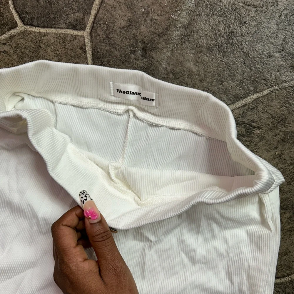 White Pants - Picture 3 of 4